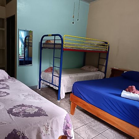 Cabinas Mitchaelle'S Puerto Viejo de Talamanca Εξωτερικό φωτογραφία