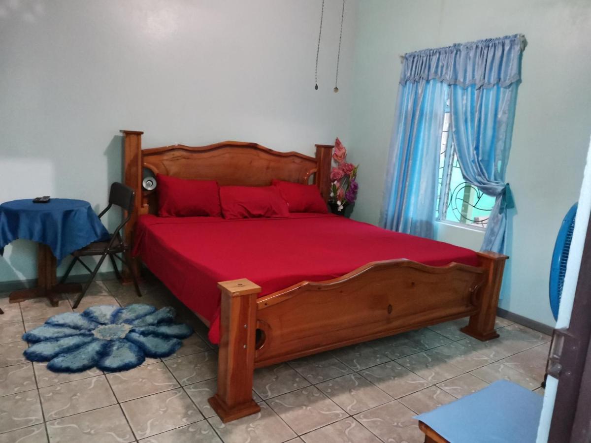 Cabinas Mitchaelle'S Puerto Viejo de Talamanca Εξωτερικό φωτογραφία