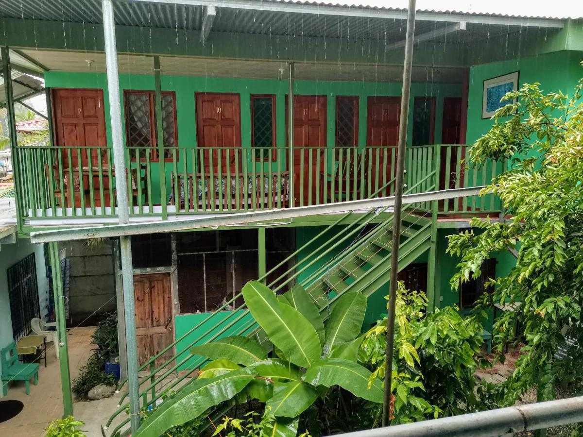 Cabinas Mitchaelle'S Puerto Viejo de Talamanca Εξωτερικό φωτογραφία
