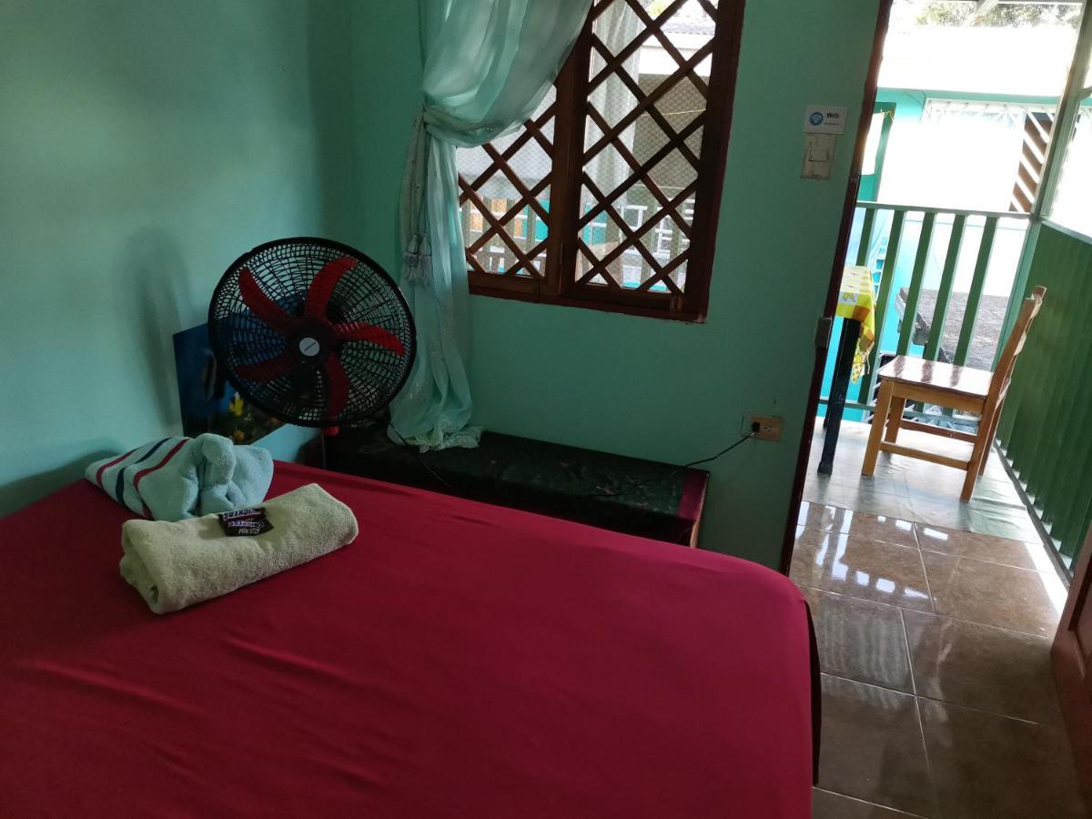 Cabinas Mitchaelle'S Puerto Viejo de Talamanca Εξωτερικό φωτογραφία